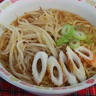 モヤシ炒めと竹輪のせ醤油ラーメン☆